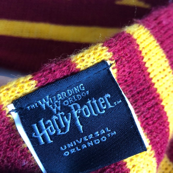 Harry Potter Gryffindor House scarf - Picture 5 of 5